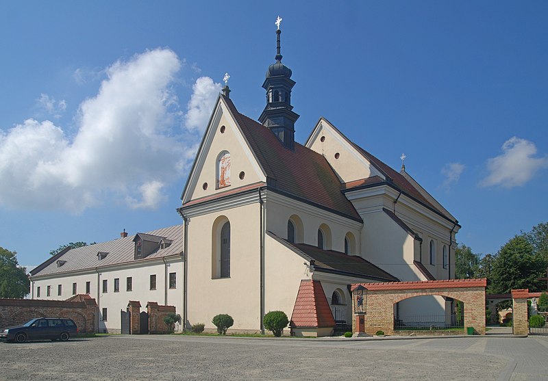 Kościół i klsztor oo. franciszkanów w Bieczu (fot. Henryk Bielamowicz/Wikipedia)