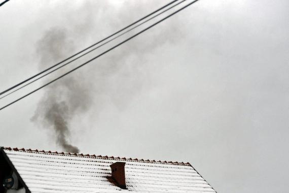 Kontrole palenisk w Małopolsce w czwartej fali pandemii. Nieliczne gminy używają dronów