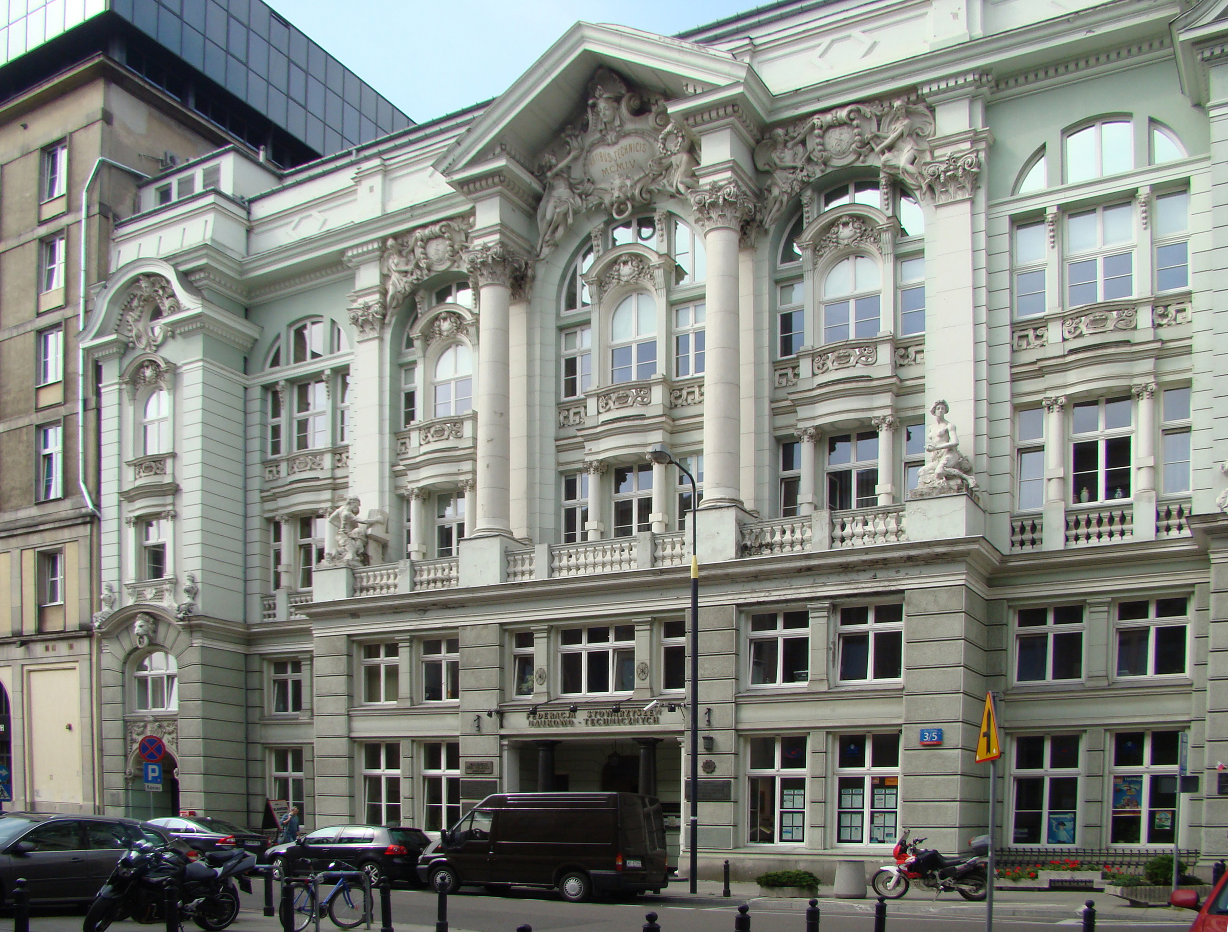 Gmach siedziby NOT przy ul. Czackiego w Warszawie (fot. Szczebrzeszyński/Wikipedia)