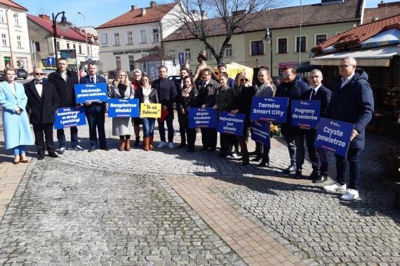 Piątkowe zapowiedzi wyborcze: kontrola kontroli w UKEN, Krakowski Alarm Wodny, ulgi dla przedsiębiorców