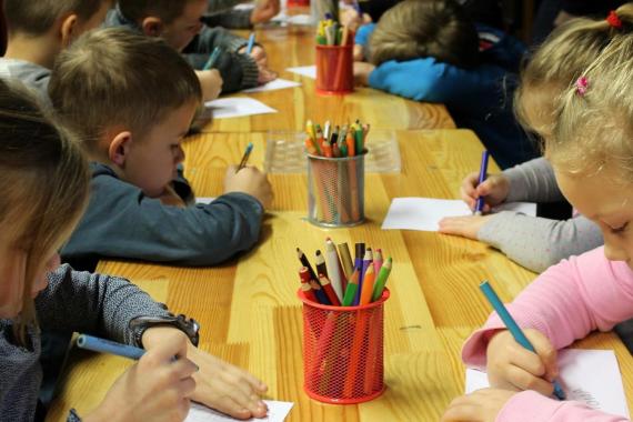 Porozmawiajmy o bezpieczeństwie. Bezpieczeństwo w żłobkach i przedszkolach. Jak zapewnić dzieciom bezpieczne środowisko